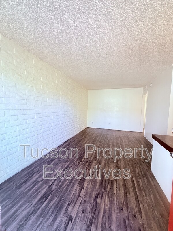 Building Photo - 20 N Leonora Ave