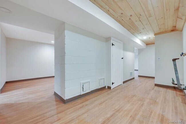 Building Photo - 564 Kirbytown Rd