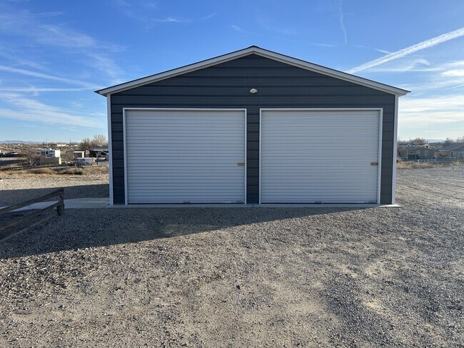 Building Photo - 1911 Sprig Ln