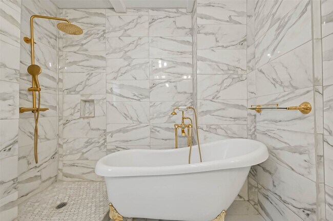 Building Photo - 3222 Oakdale St