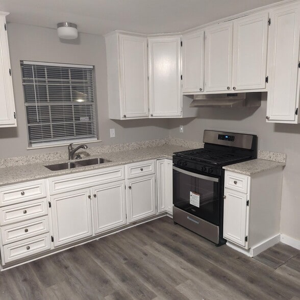 Building Photo - 4015 W Brighton Ave