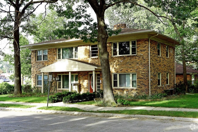 Primary Photo - 1415 W Farnum Ave