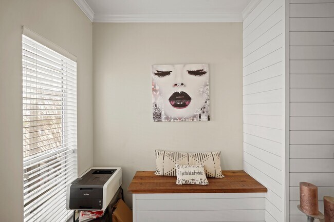 Building Photo - 2605 W Dallas St