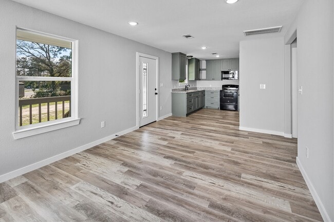 Building Photo - 871 TX-150