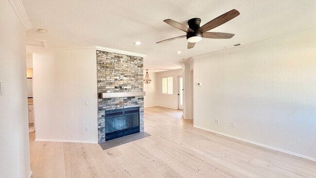 Building Photo - Beautifully Remodeled and Updated Upstairs Condo Unit in the Private & Gated Vista Way Village Co...