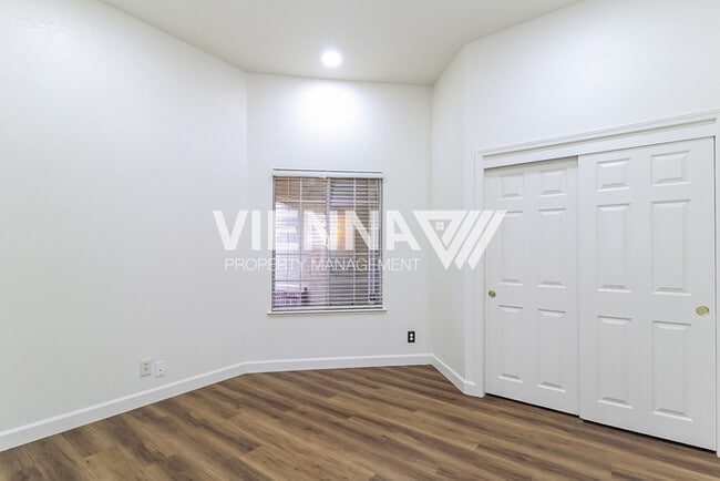 Building Photo - 1418 Lorimer Way