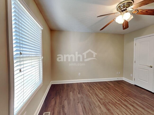 Building Photo - 942 Mill Run Dr