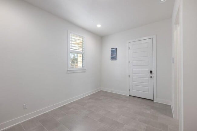 Building Photo - 4408 Logan Ridge Dr