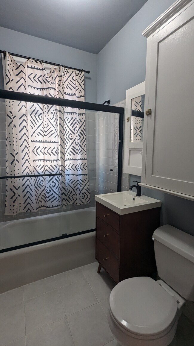 Bathroom - 1201 Willard St