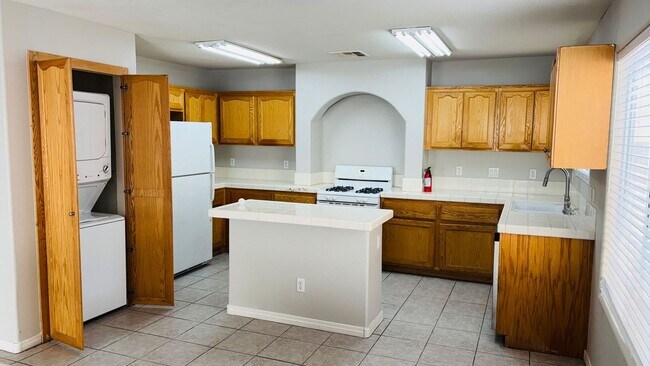 Building Photo - 7289 Larix Rd