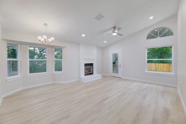 Building Photo - 2111 Rick Whinery Dr