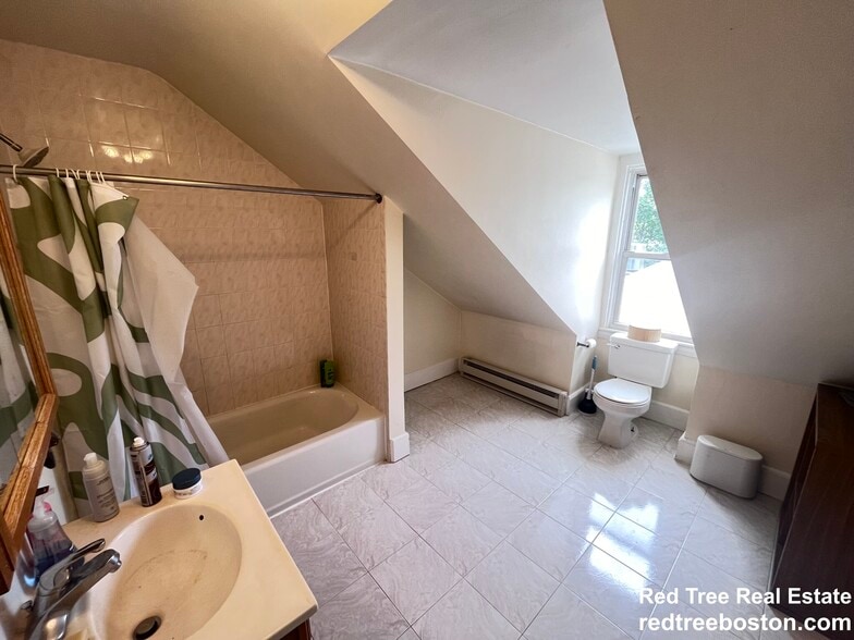 Building Photo - 214 Freeman St