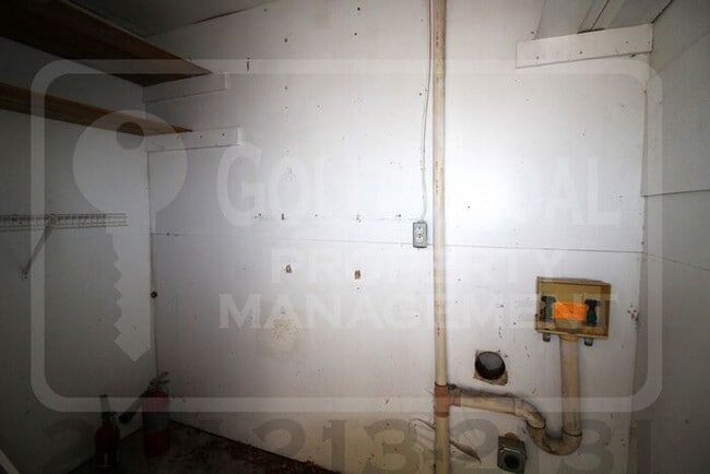 Building Photo - 205 E Vardeman Ave