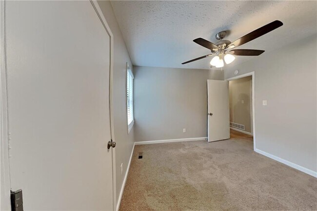 Building Photo - 4730 Spring Gate Dr