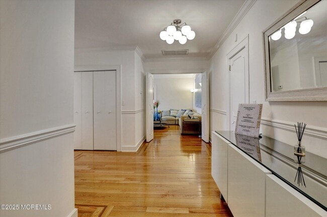 Building Photo - 1 Roseld Ave