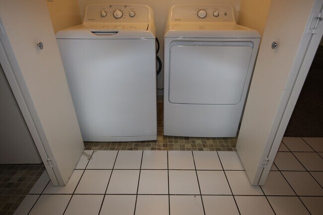 Building Photo - SUMMERLIN - LA POSADA CONDO