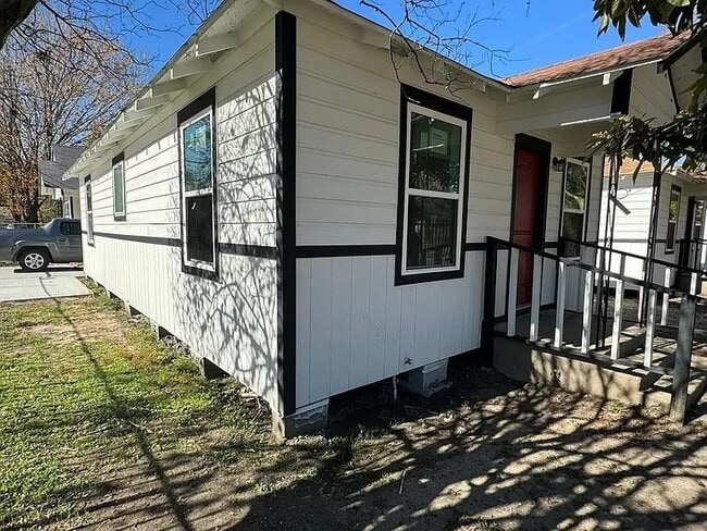 Building Photo - 3903 Broyles St