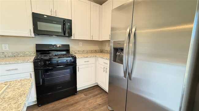Building Photo - 21703 Meadow Ct