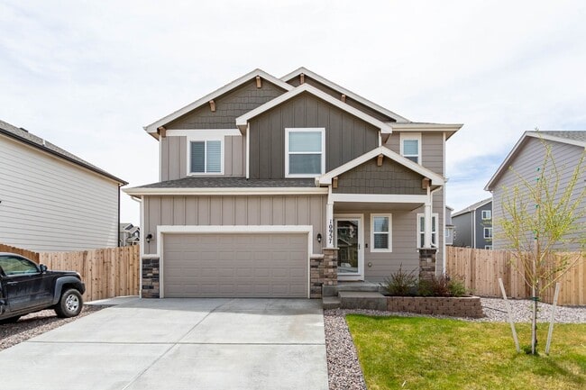 Building Photo - Bright & Beautiful 4BD Home in Lorson Ranc...