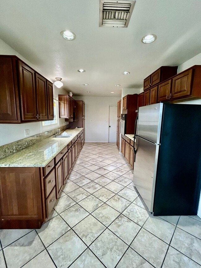 Building Photo - 4 Bedroom 3 bath Home In Rolando Village