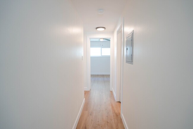 Building Photo - 821 W 167th St