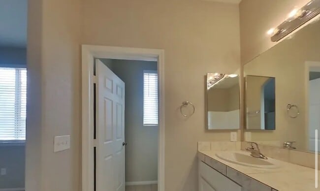 Building Photo - 740 Pino Ave