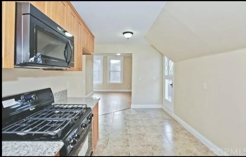 Building Photo - 364 E Pearl St