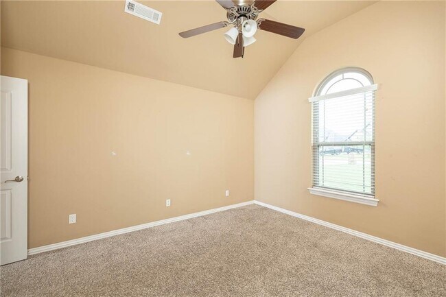 Building Photo - 13427 Meadow Ridge