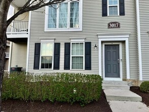 Building Photo - 3017 Meridian Cmns