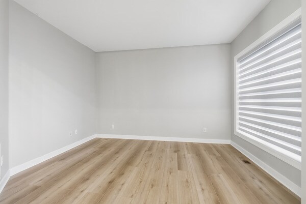 Building Photo - 943 Earley Lake Curve