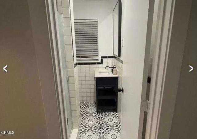 Building Photo - 723 W Robert Ave