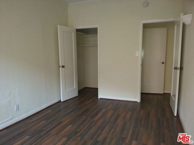 Building Photo - 5640 Franklin Ave