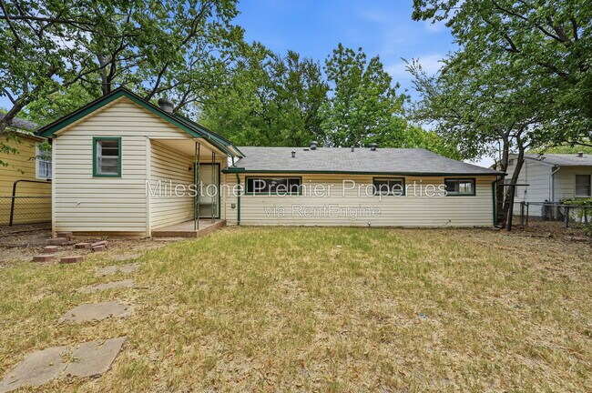 Building Photo - 920 S Lee Ave
