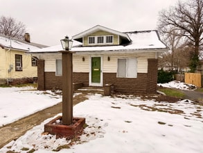 Building Photo - 2755 Grandview Ave