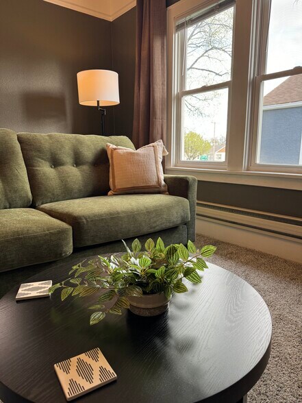 Building Photo - 406 N 14th St