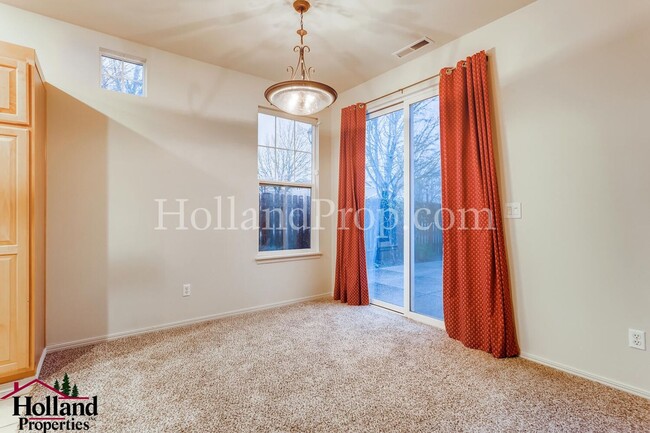 Building Photo - Beautiful 2 Bedroom 2.5 Bathroom Single Fa...