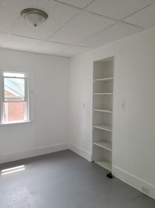 Building Photo - 3998 Haverhill St