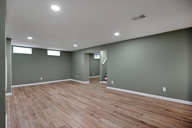 Building Photo - 1251 Dellwood Ave