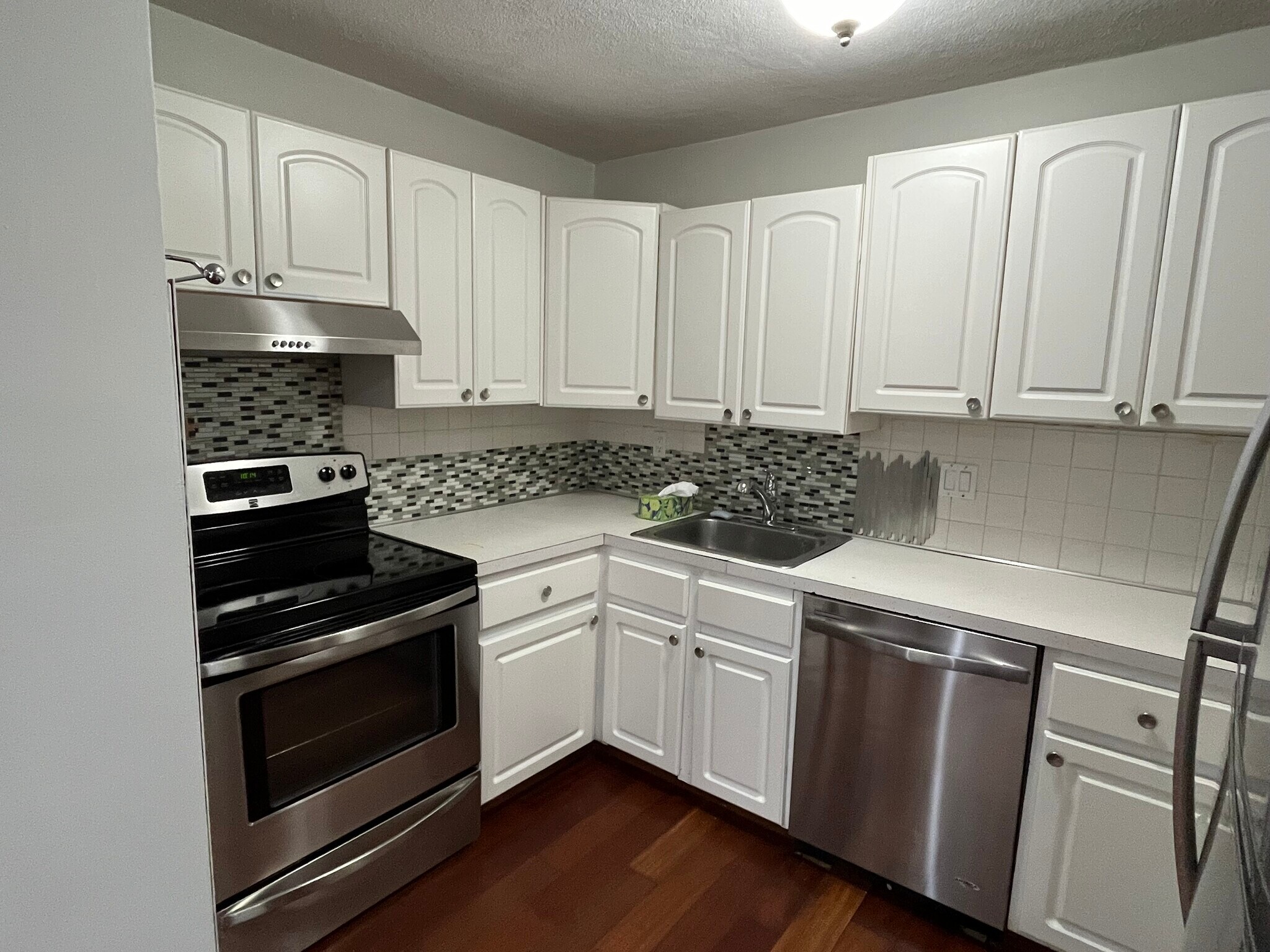 Building Photo - 383 Langley Rd