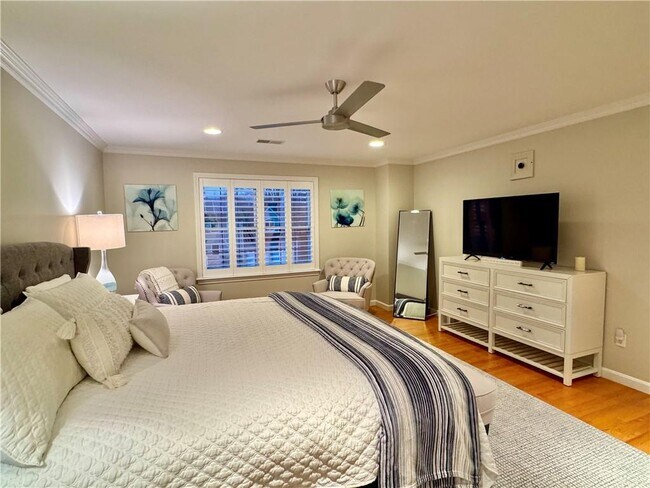 Building Photo - 34 Marian Ave