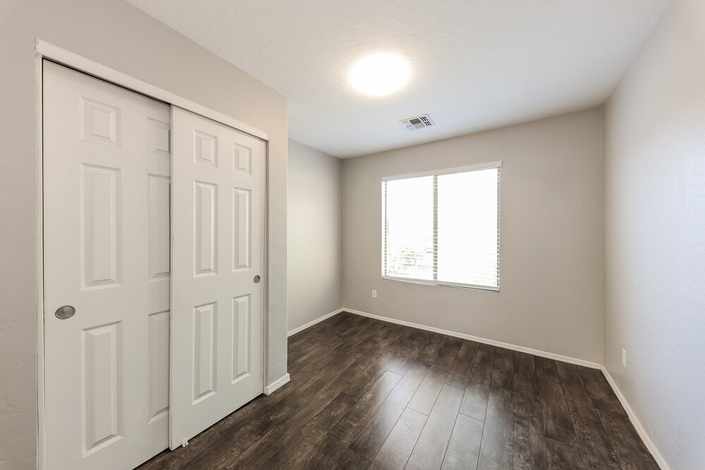 Building Photo - 13748 W Keim Dr