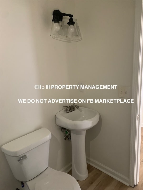 Building Photo - 731 W 25th St