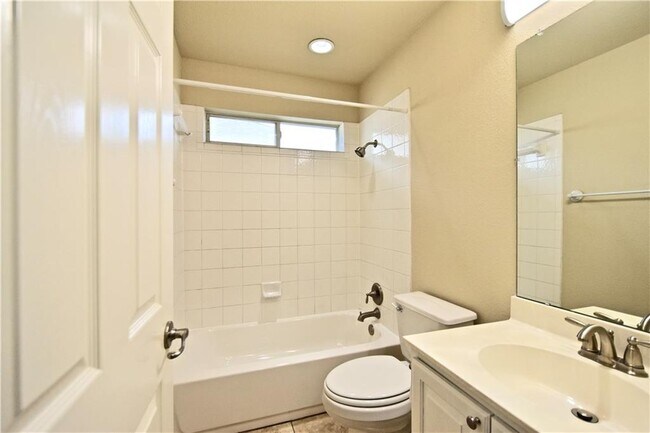 Building Photo - 1807 Slate Creek Dr