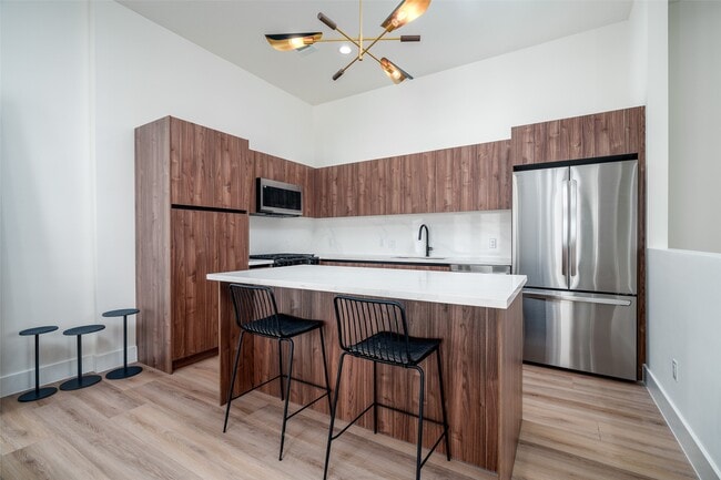 Building Photo - 112 Tolima Dove St