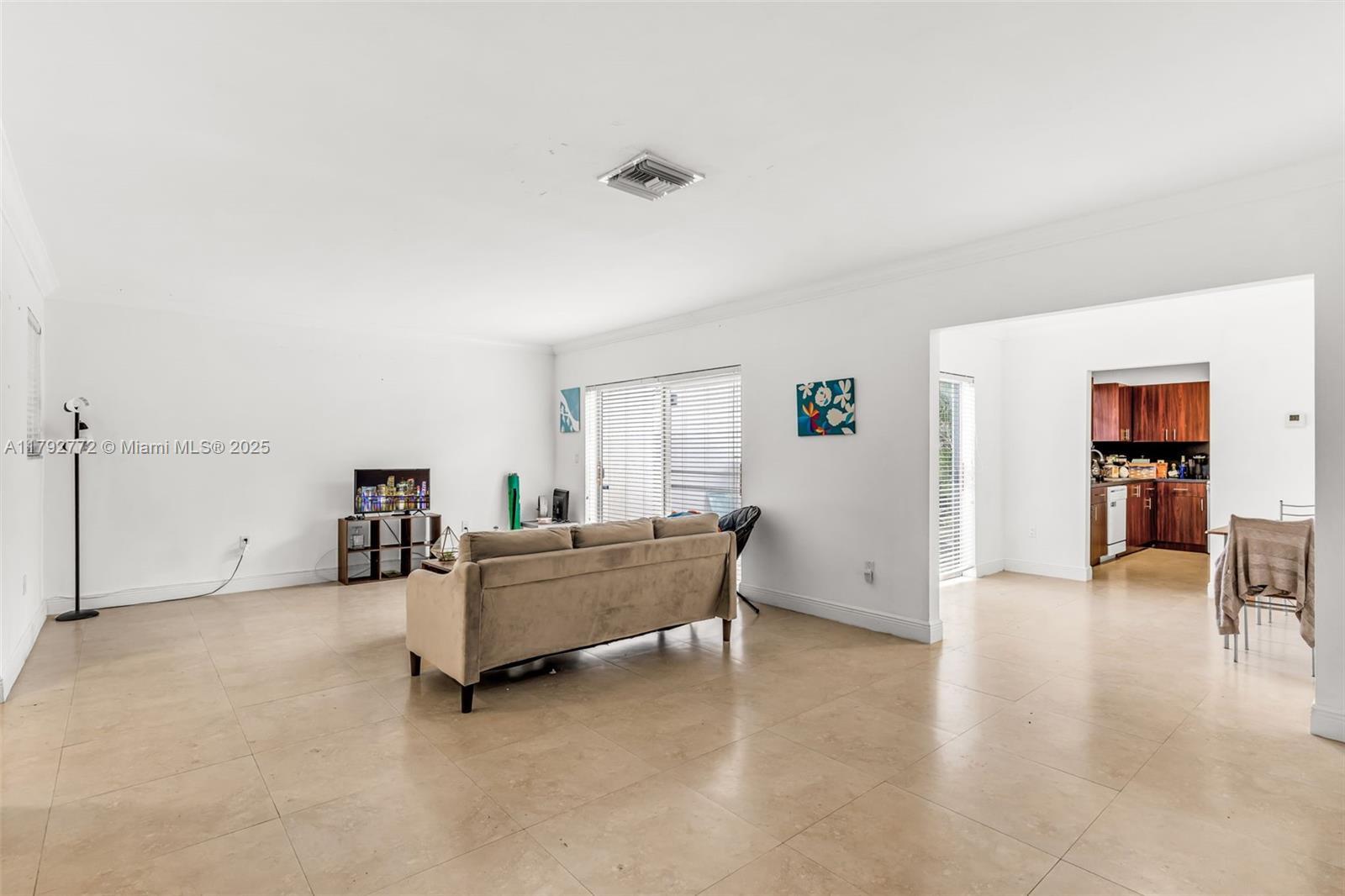 Building Photo - 1130 Cotorro Ave