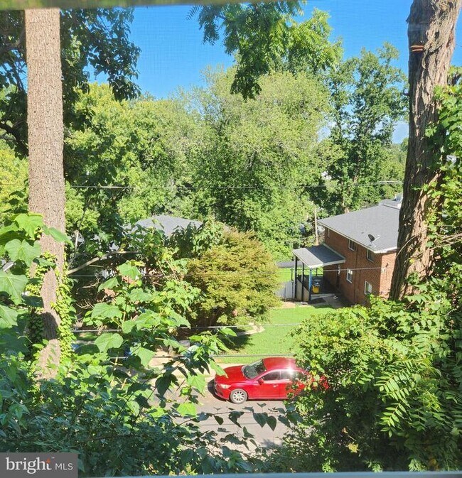 Building Photo - 3817 Birchview Ave
