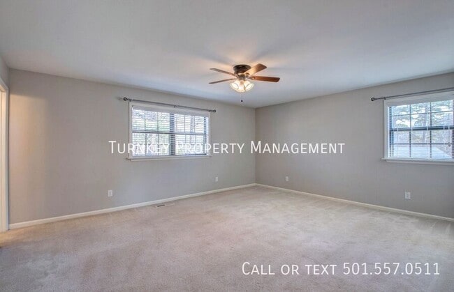 Building Photo - 2 Forest Maple Ct