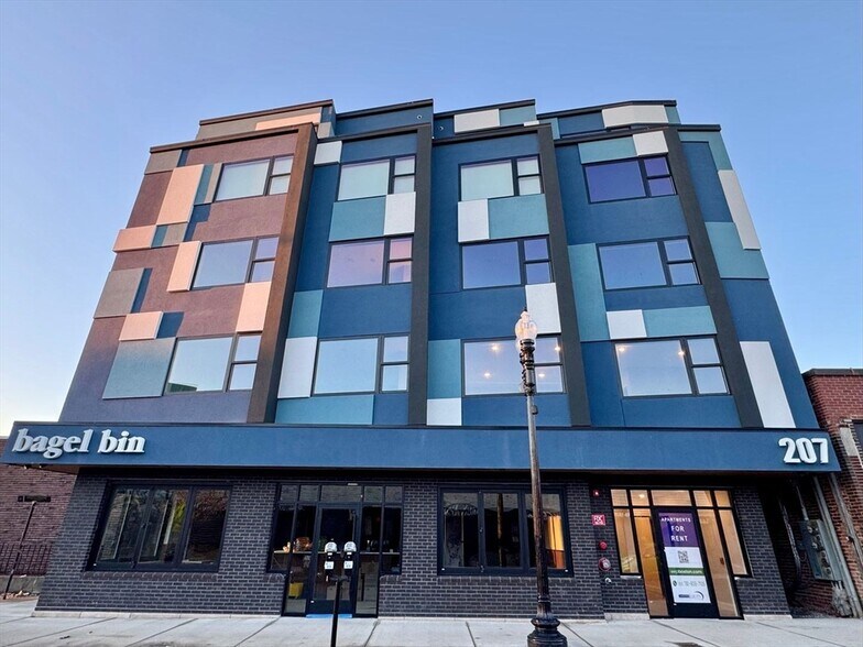 Building Photo - 202 Shirley Ave