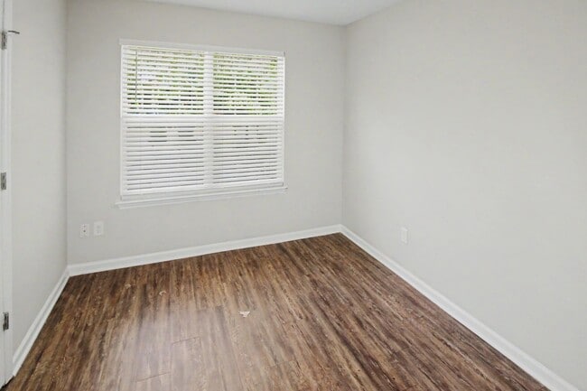 Building Photo - Beautifully Updated Ranch Home