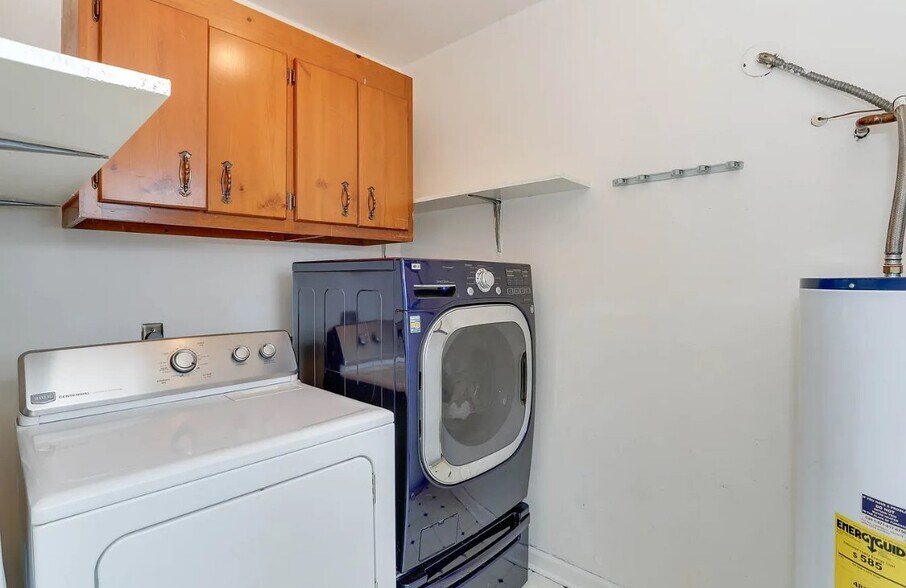 Building Photo - 39 Appomattox Ave
